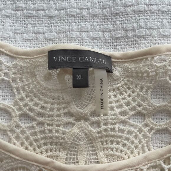 XL Vince Camuto Cream Lace Top - Picture 4 of 8